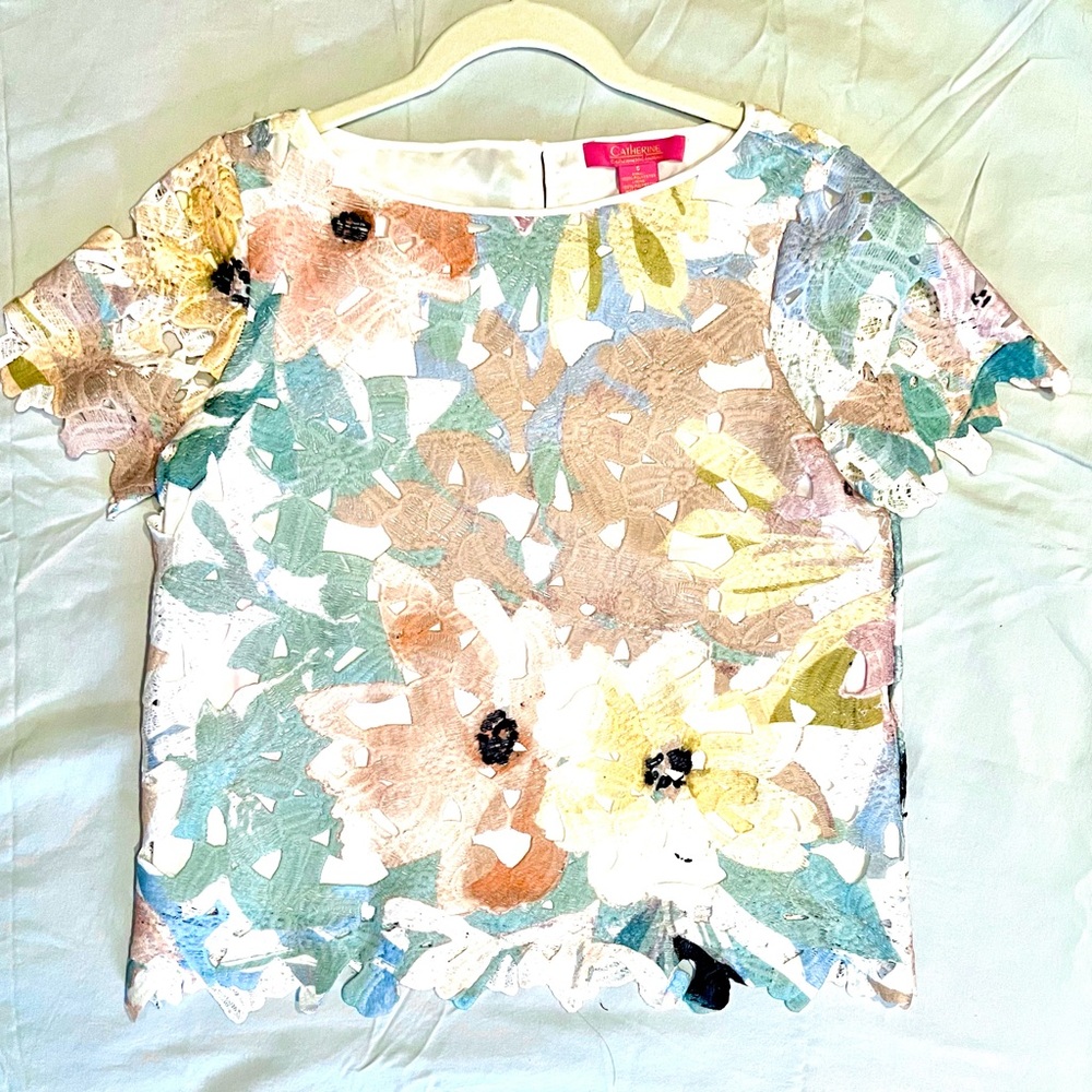 Catherine Malandrjno floral short sleeved layered lined top. Like new. Size S.